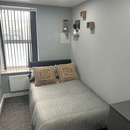 2 Bedroom Flat With Hot Tub Cardiff Luaran gambar