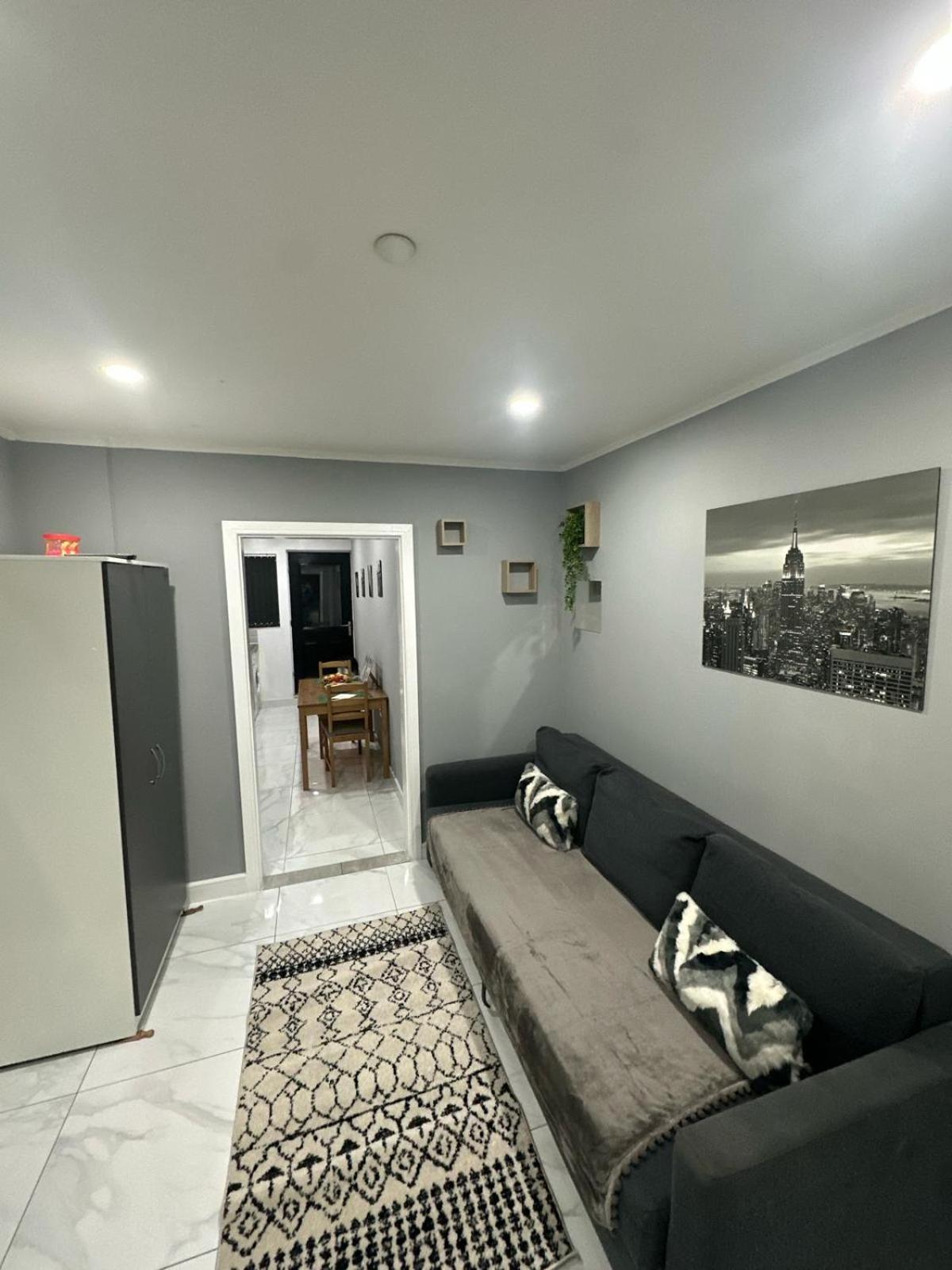 2 Bedroom Flat With Hot Tub Cardiff Luaran gambar